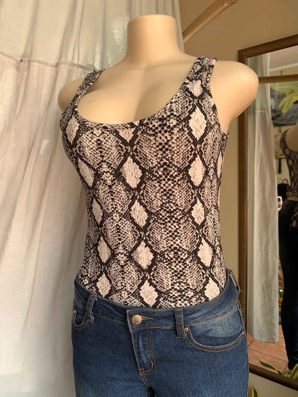 Snake print bodysuit … M