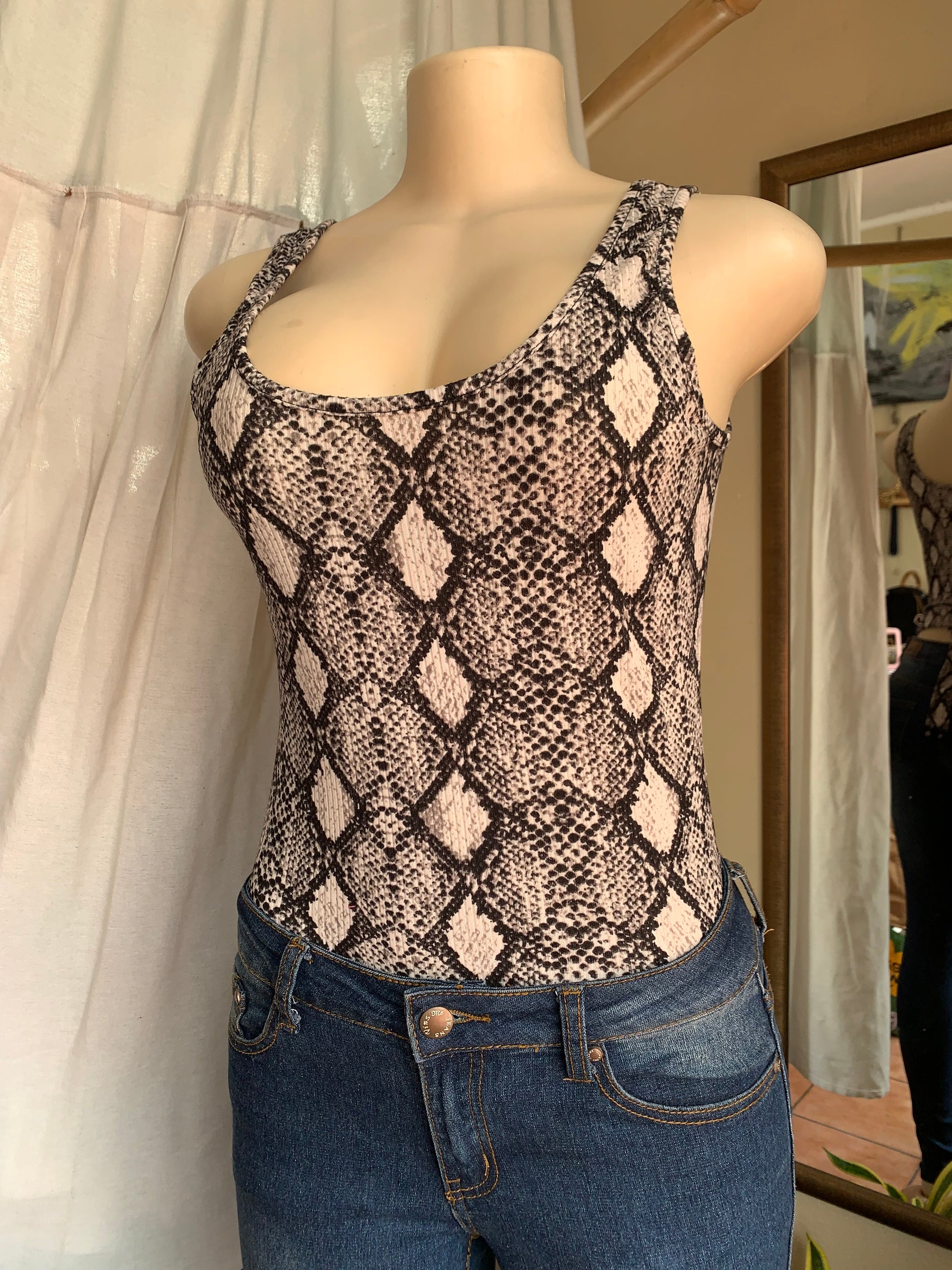 Snake print bodysuit … M