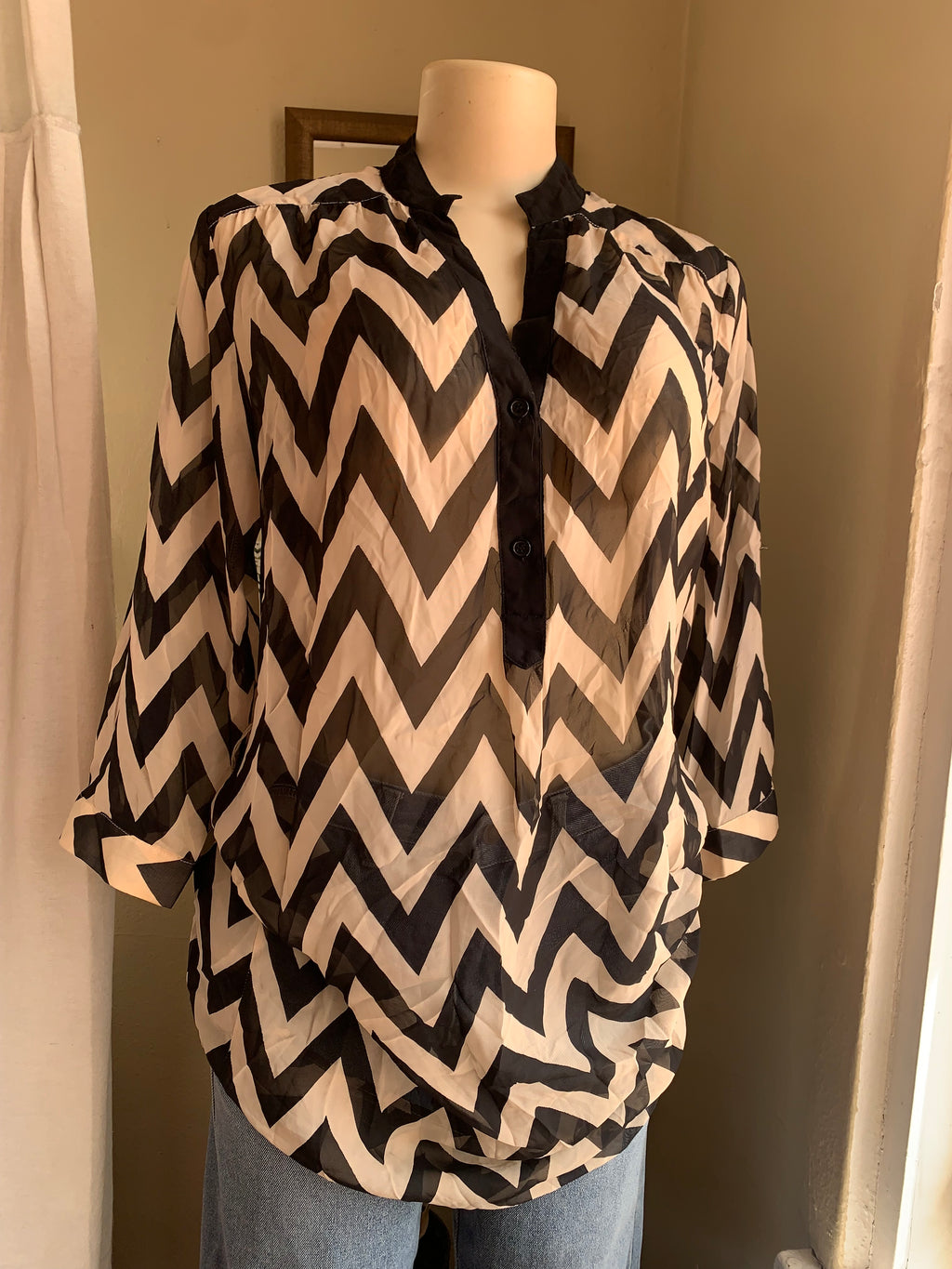 b&w sheer zigzag long sleeve blouse … M