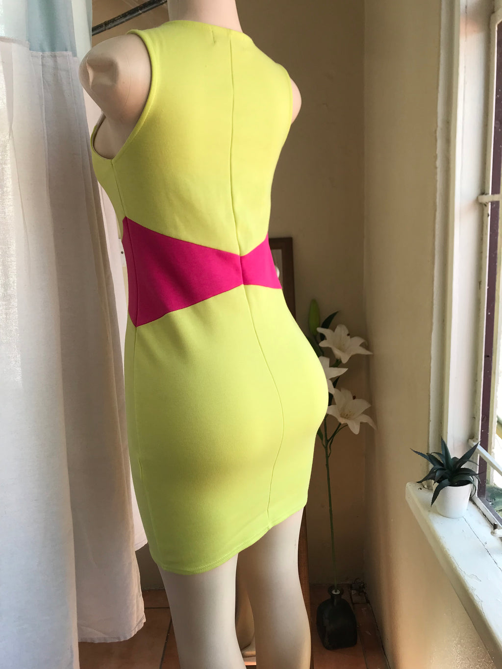 60s mod style color block professional dress, pink and lime green. S lll