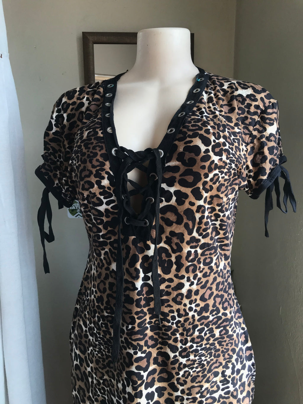 cheetah print bodycon dress lace up sleeve M