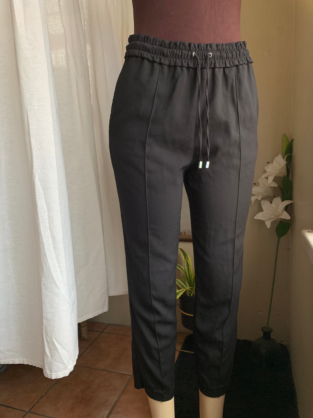 Zara black straight leg pants with drawstring Size 26 M with stretch