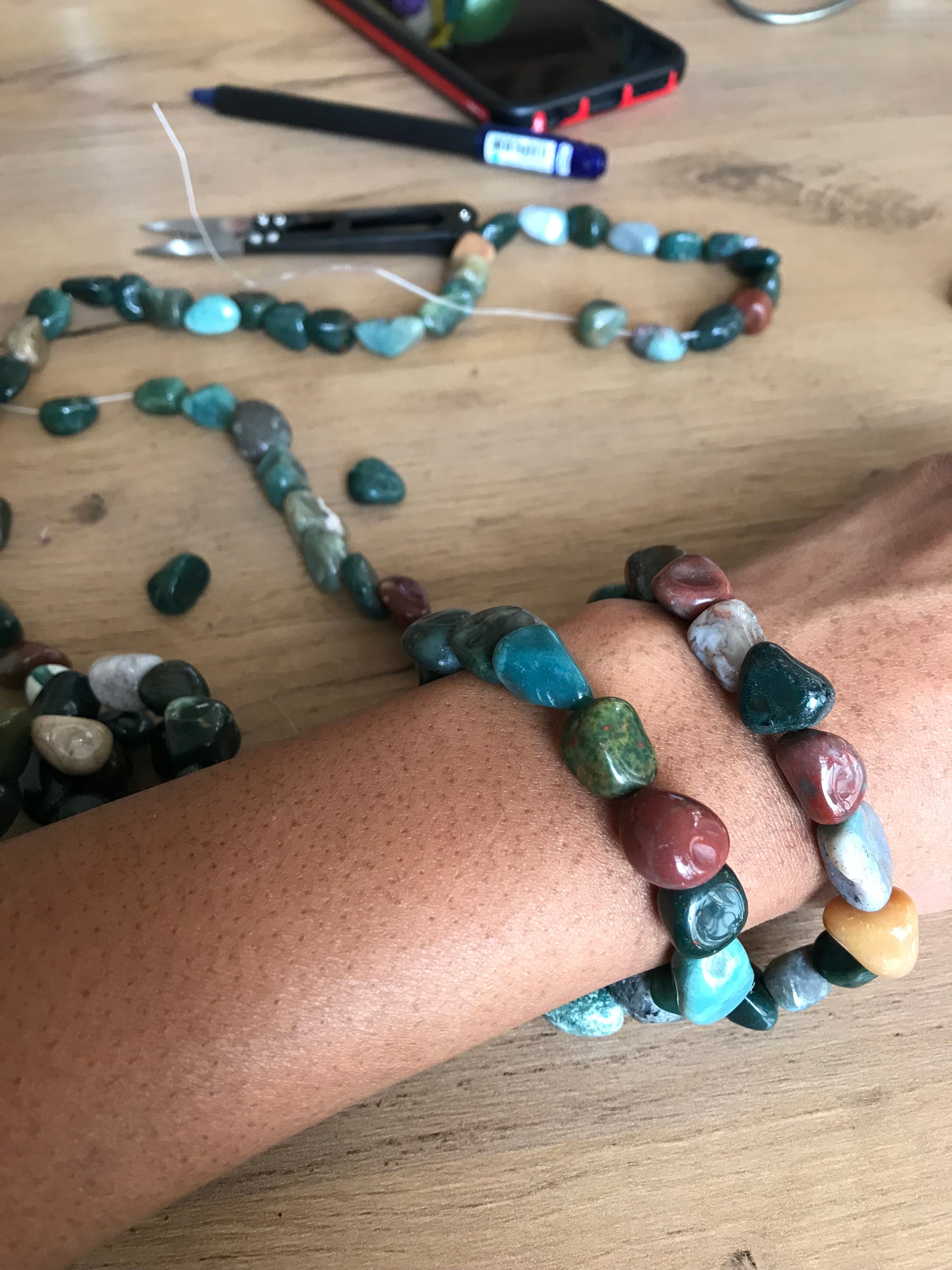 Earth Colour Stones Green Stretchy bracelet *** (price for one)
