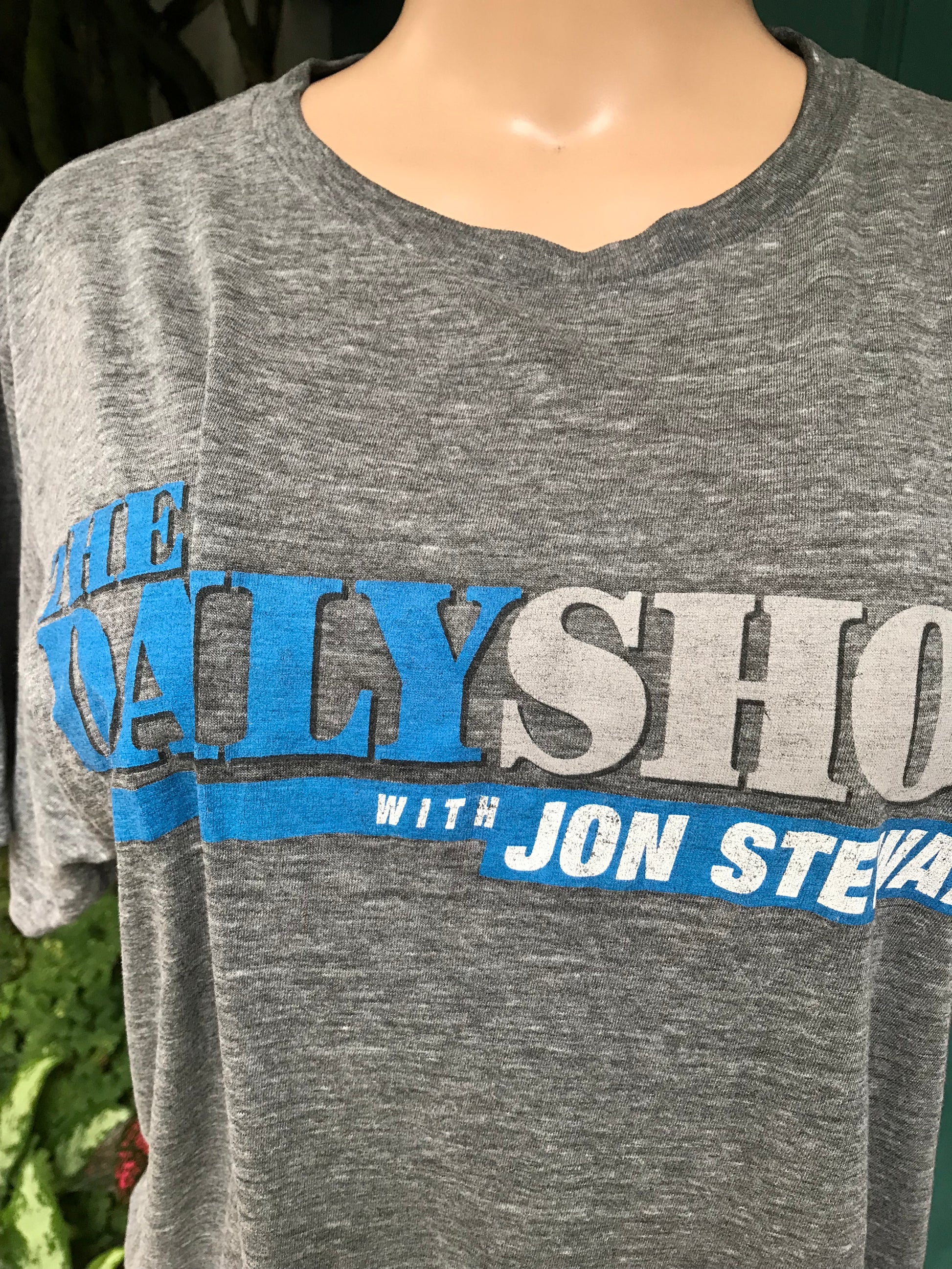 The Daily Show grey tee unisex... M/L