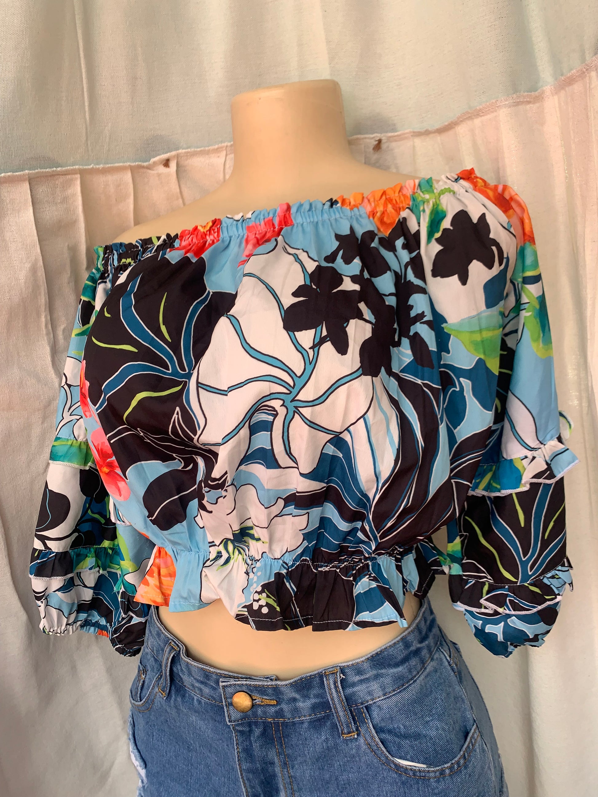Tropical nature print off the shoulder crop top … M