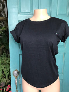 New Tommy Hilfiger staple Black tee fitted ... M & L ;;;