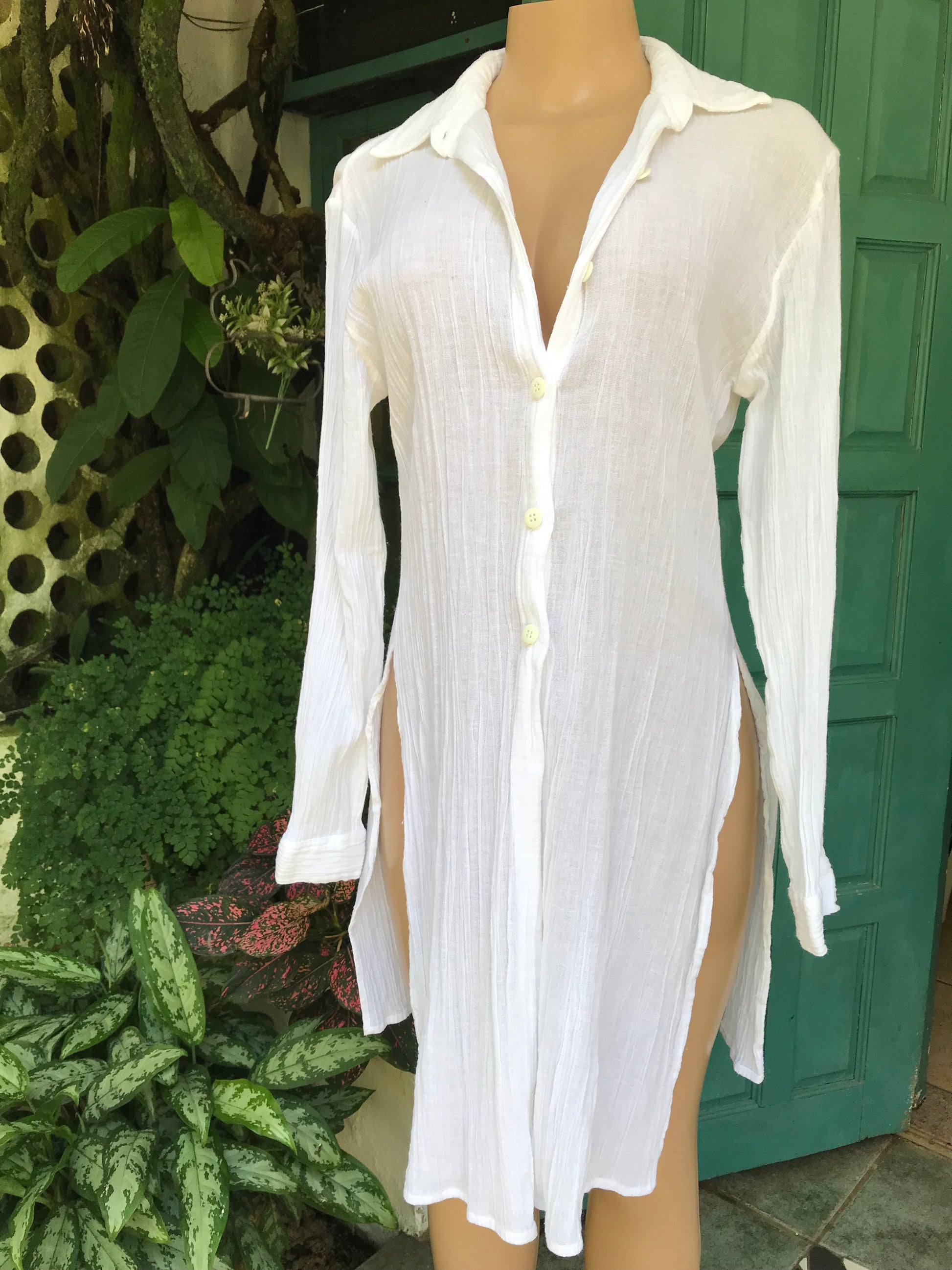 100% cotton white button island blouse slits M