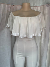 Load image into Gallery viewer, White statement off the shoulder jumpsuit /slll
