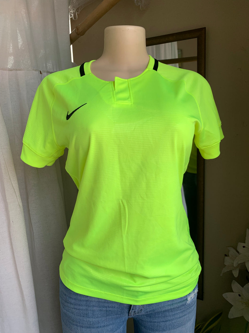 Sporty neon green/ yellow Nike active top … s ;;;