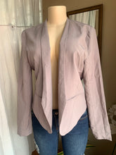 Load image into Gallery viewer, Light weight mauve symmetrical cut blazer says XL, more like M &gt;&gt;&gt;
