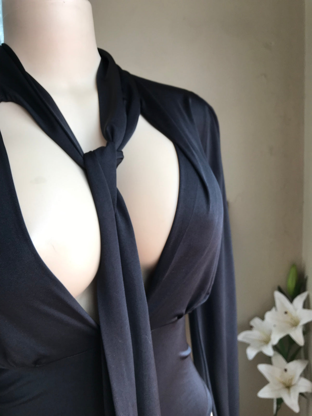 WHITE Necktie spandex bodysuit long sleeve ... M