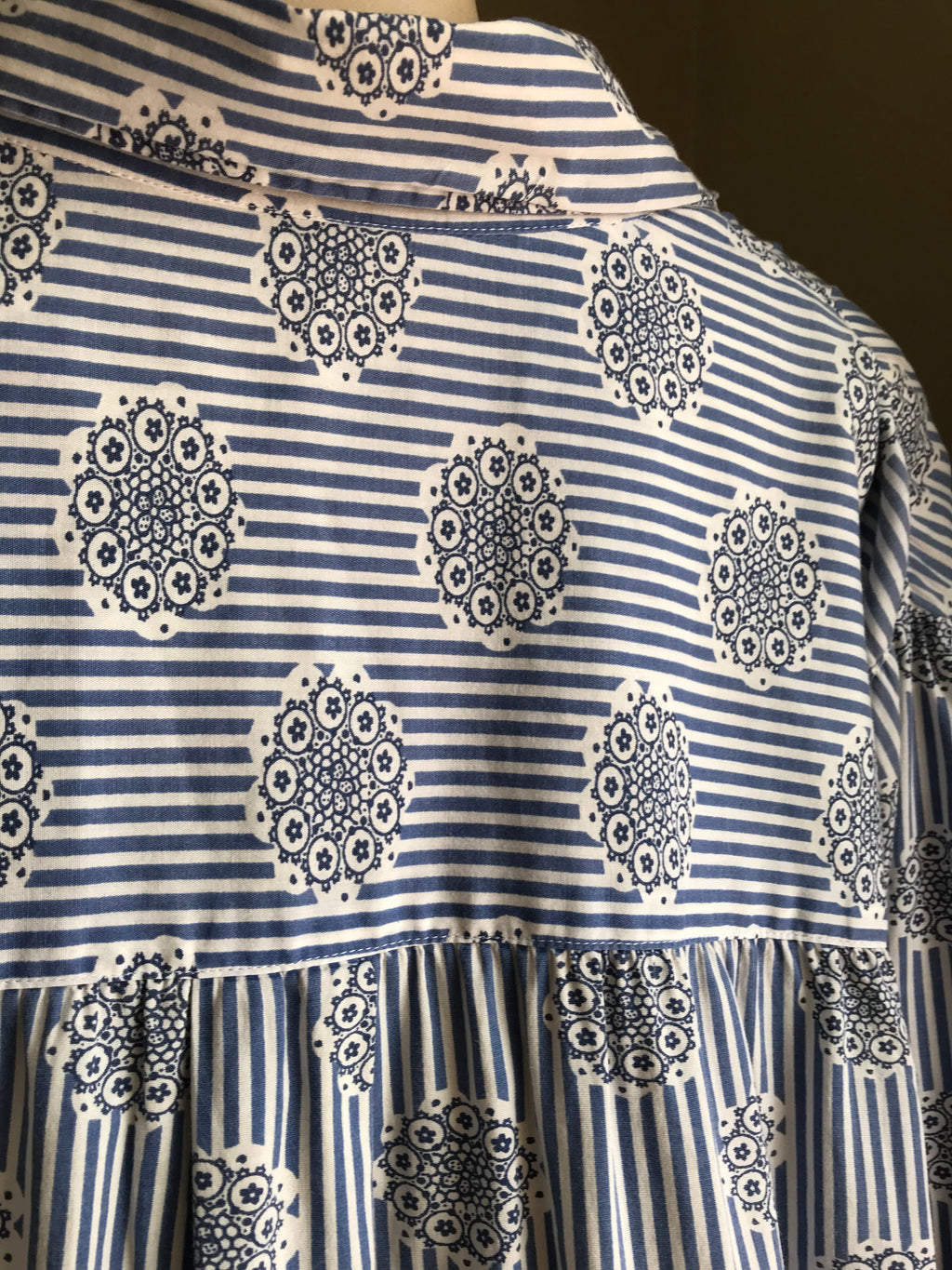 organic navy stripe button shirt with mandalas /xl : 2x ,,,