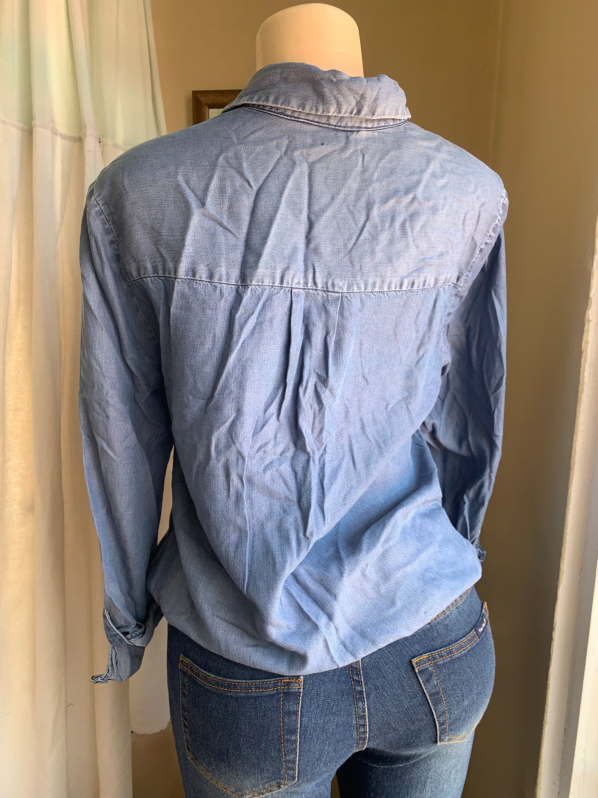 Denim v neckline shirt … M
