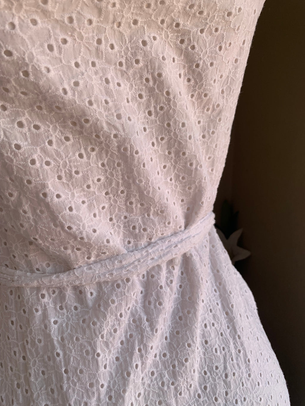 White organic ruffle sleeve button down dress with tie L ,,,