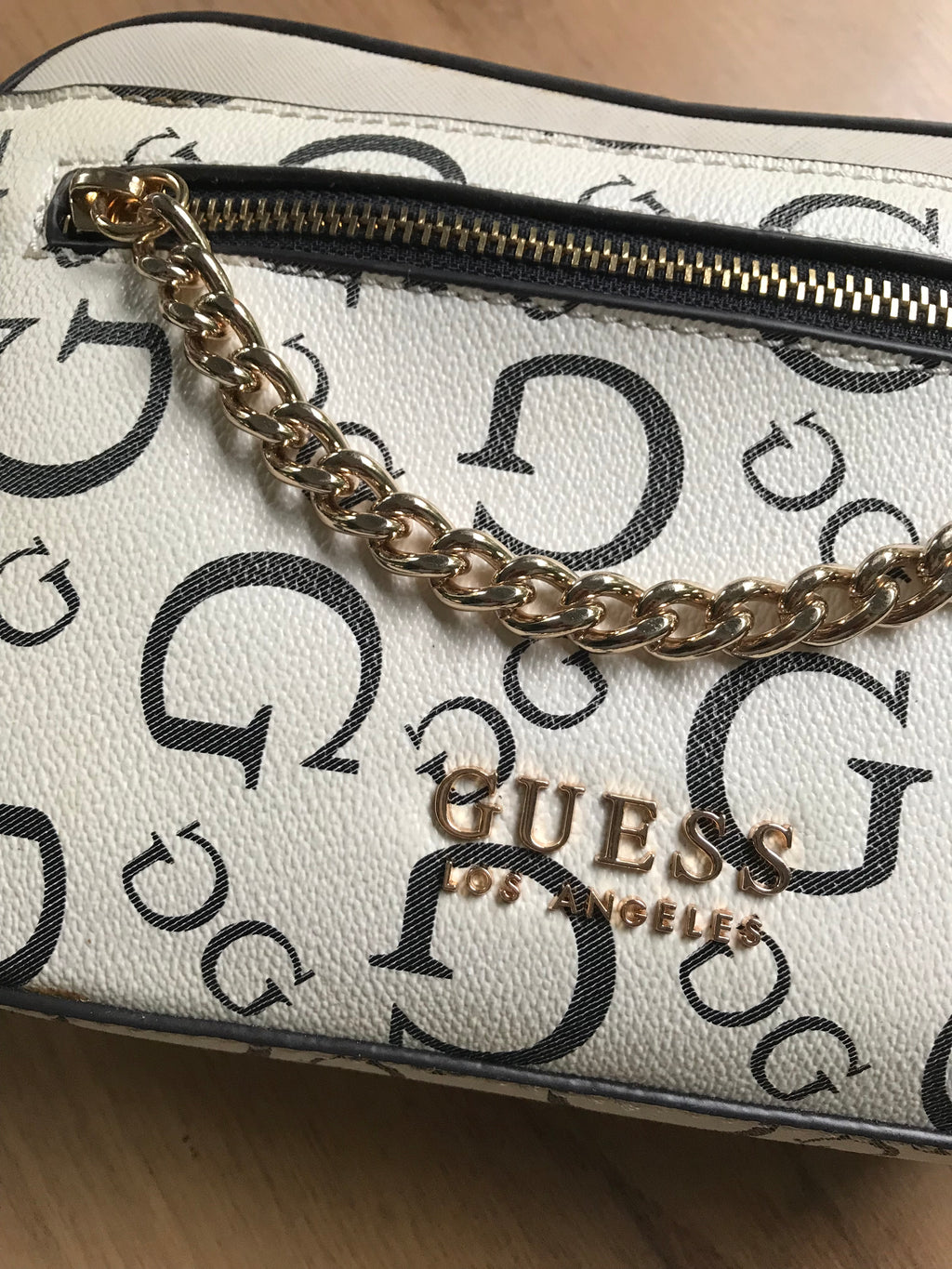 Guess Factory crossbody white bag *** new