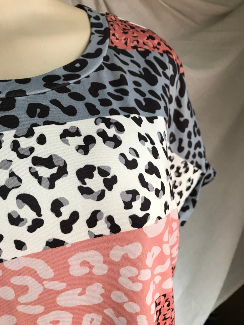 Blush grey cheetah colour block tee ... /XL