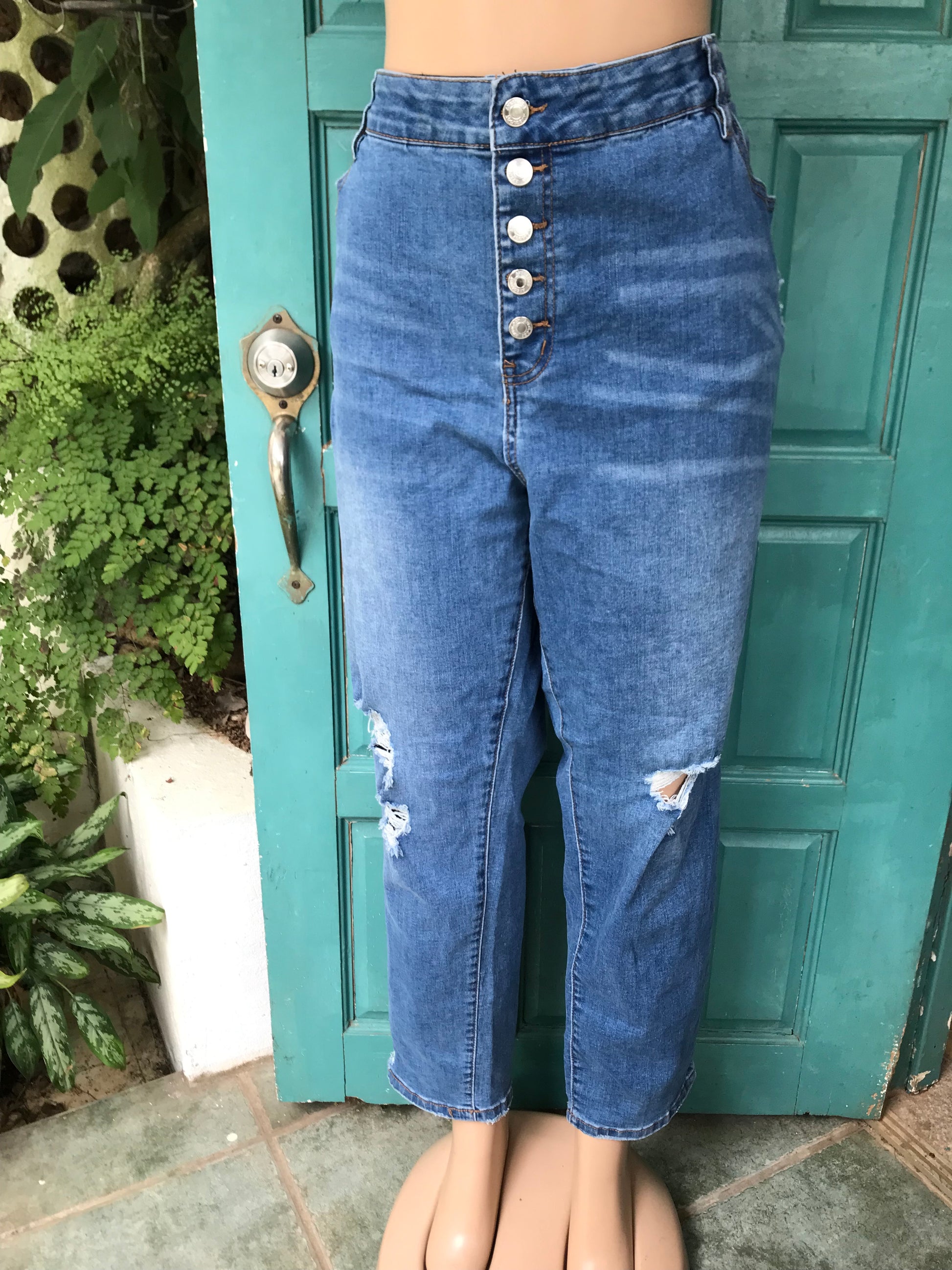 Blue distressed jeans ::: size 28/w46