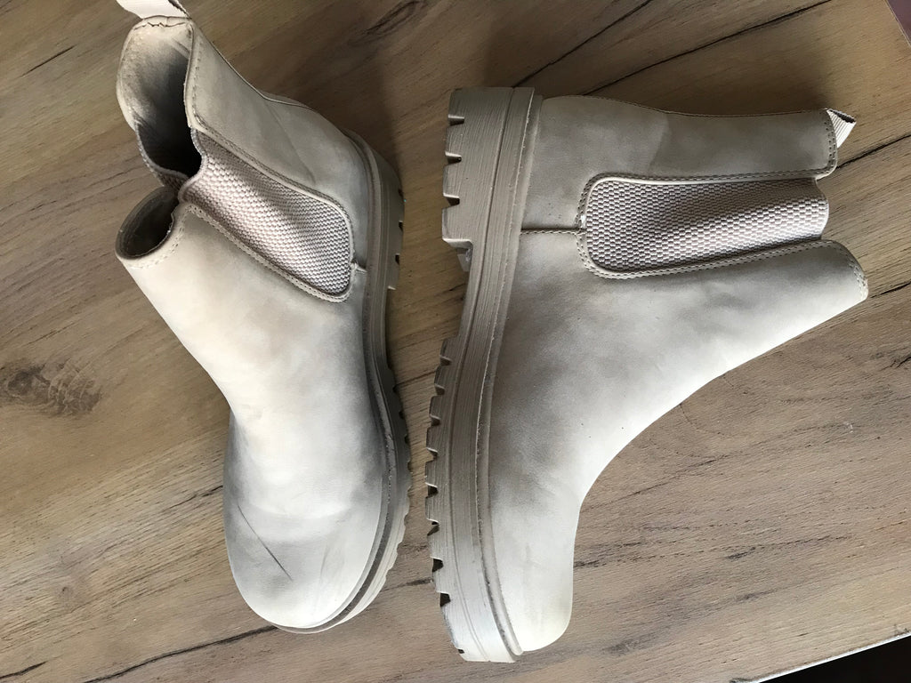 Female combat boot /// size 10
