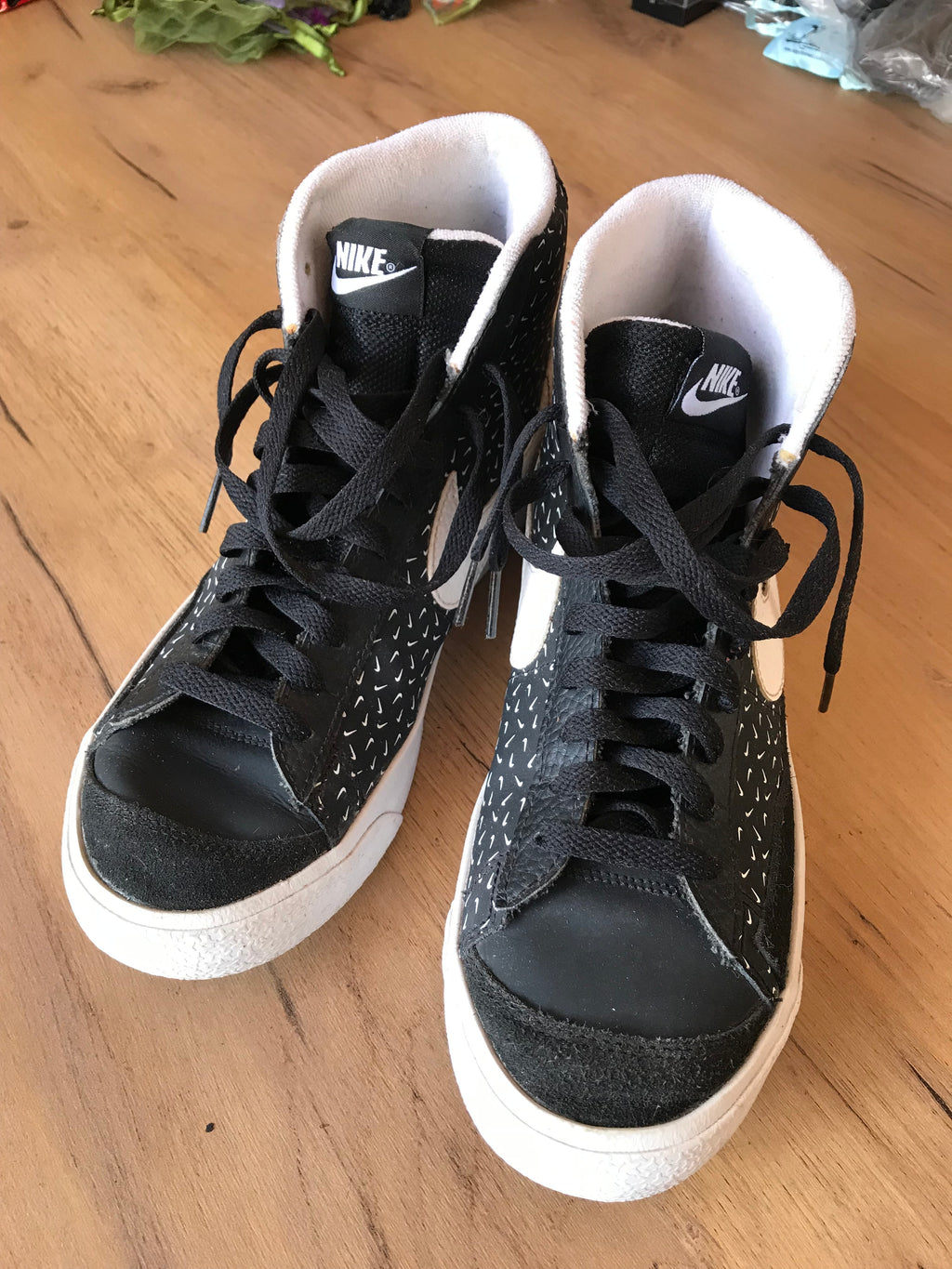 Nike SB B&W print high top sneaker /// size 7/8