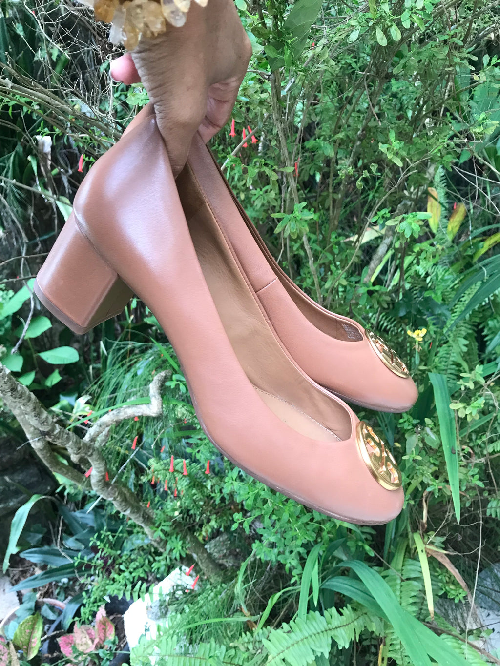 Tory Burch Chelsea Pumps *** Leather Heals cream ///