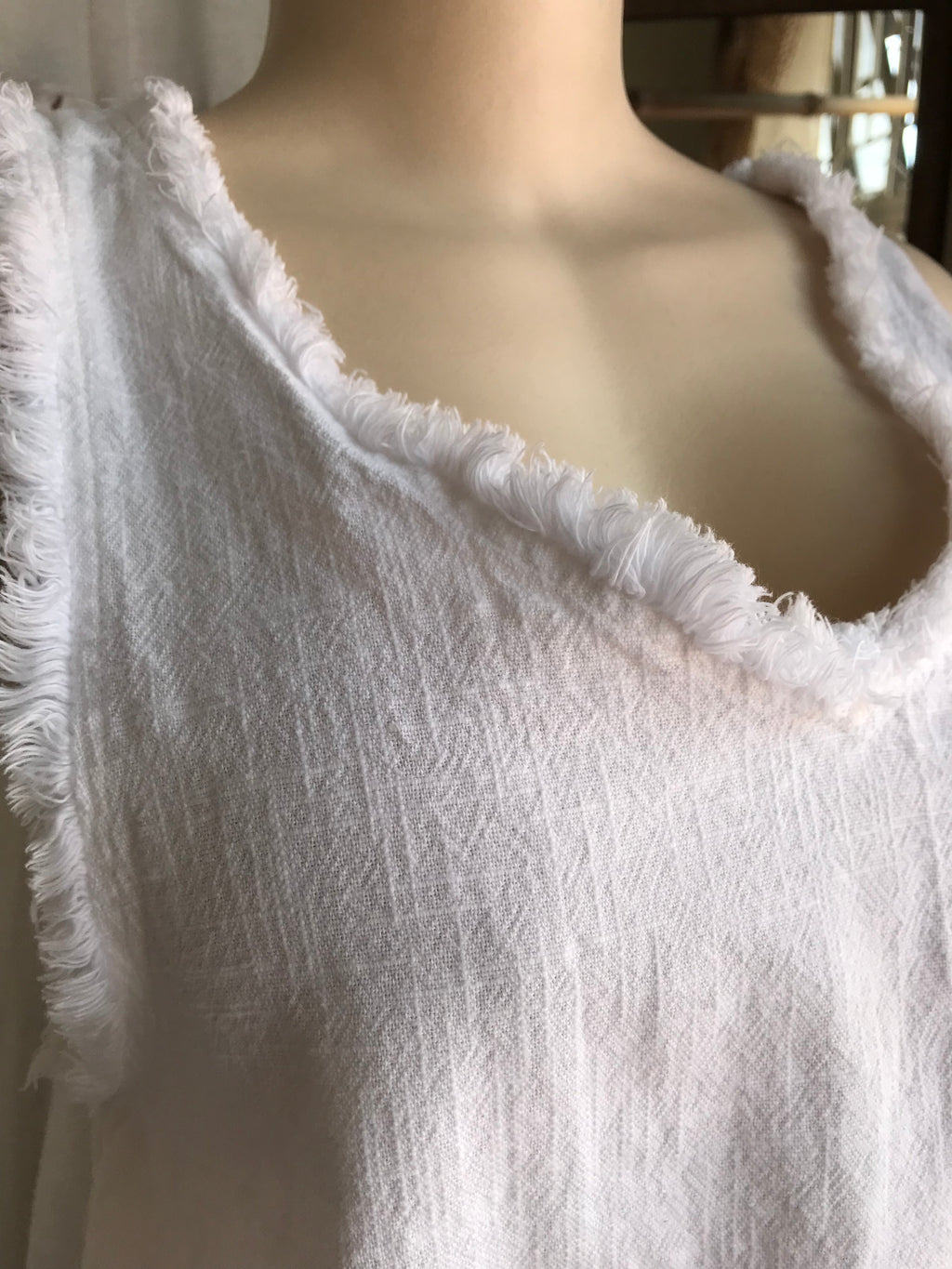 Organic white fringe crop top ... says s easily fits up to M / L ,,,