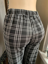 Load image into Gallery viewer, B&amp;W plaid fitted pants ::: s/m
