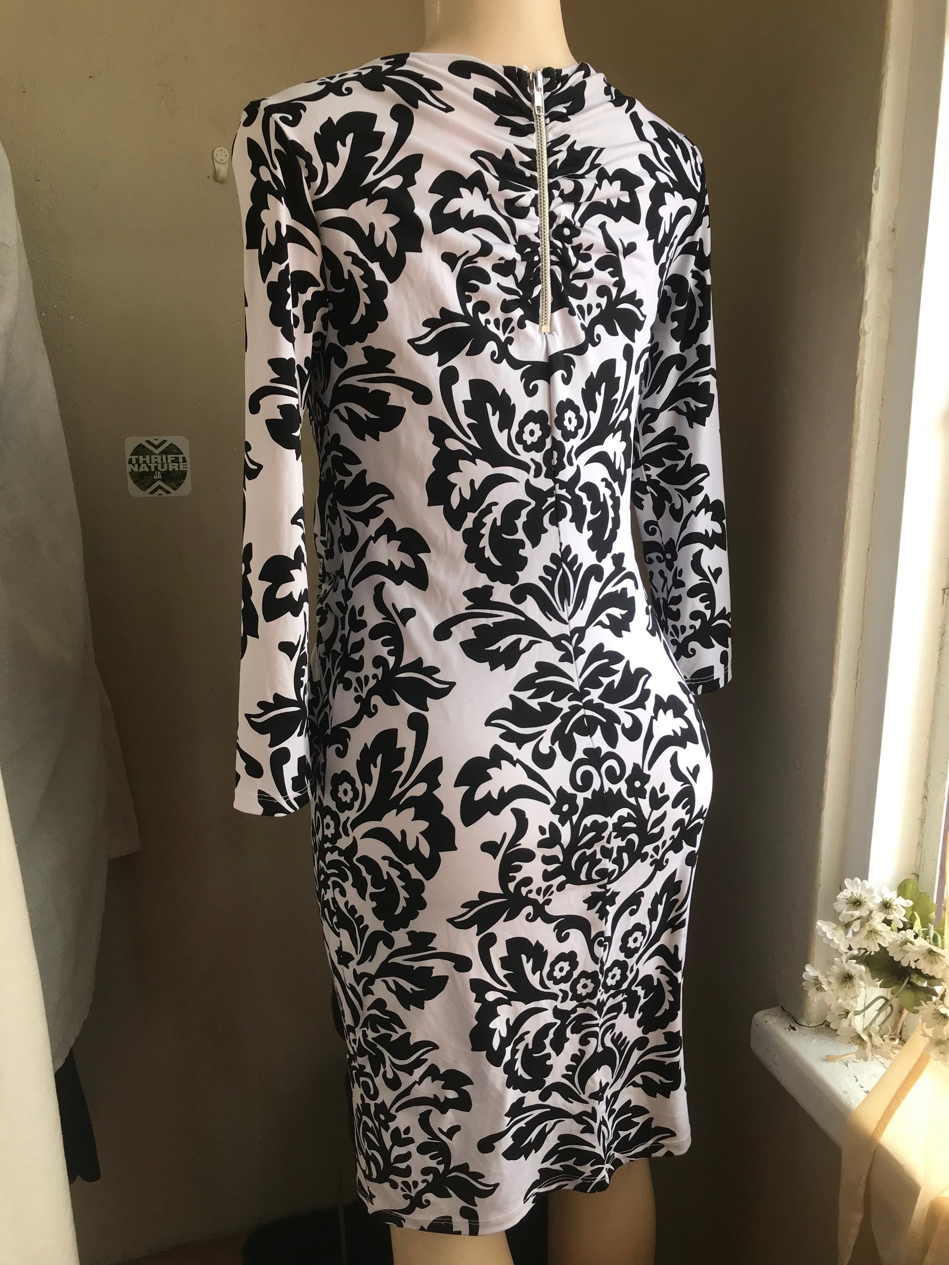 b&w retro print stretchy ruche dress mid sleeve. m