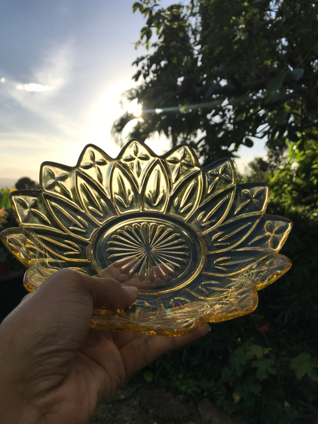 Vintage lotus flower glass dish large +++ 8.5 inch dia