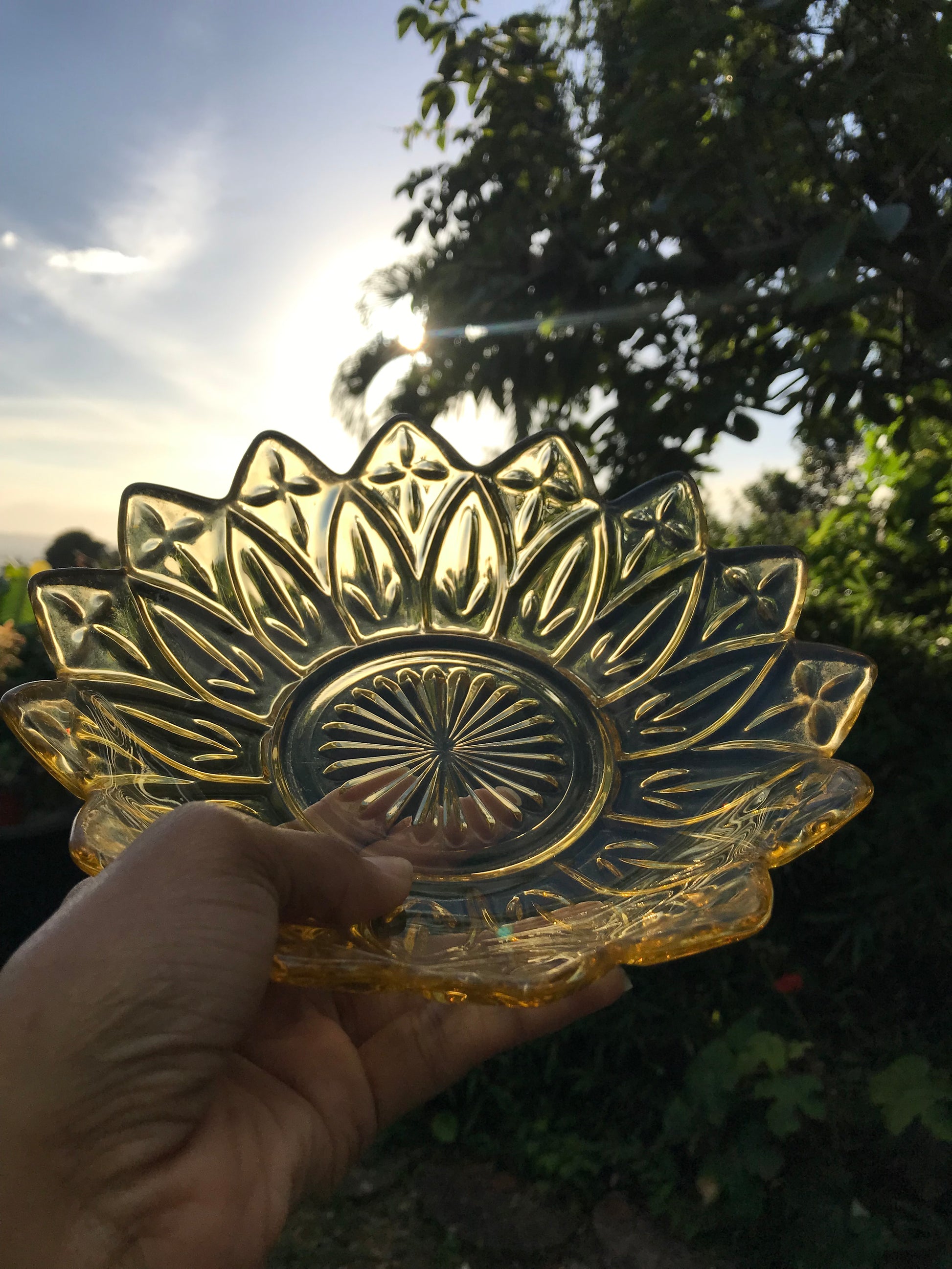 Vintage lotus flower glass dish large +++ 8.5 inch dia