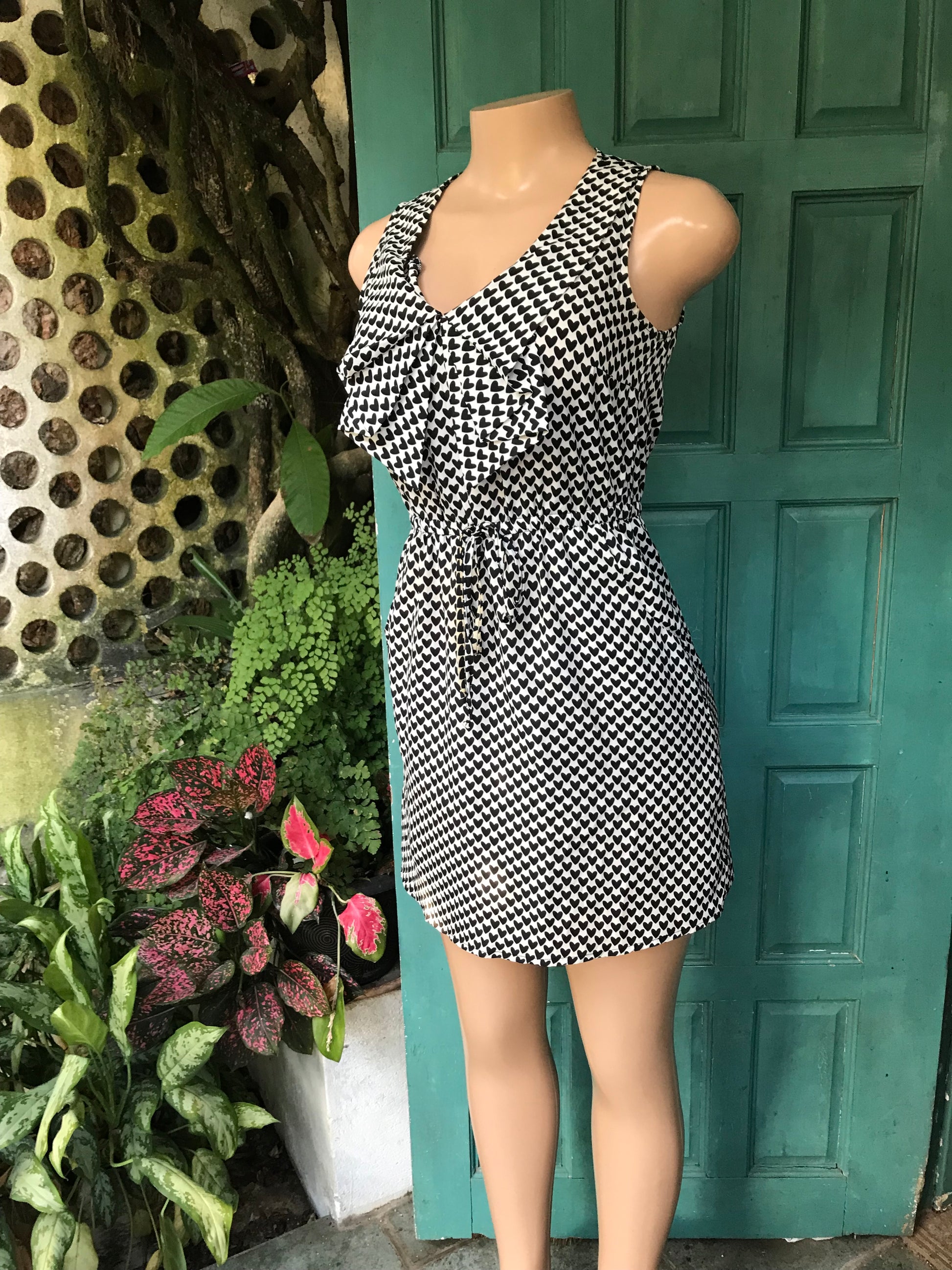 B&w heart print dress s