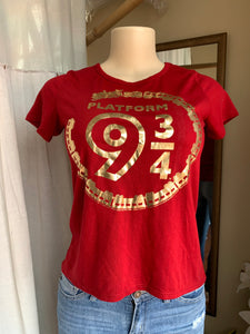 Red Harry Potter metallic merch tee … M