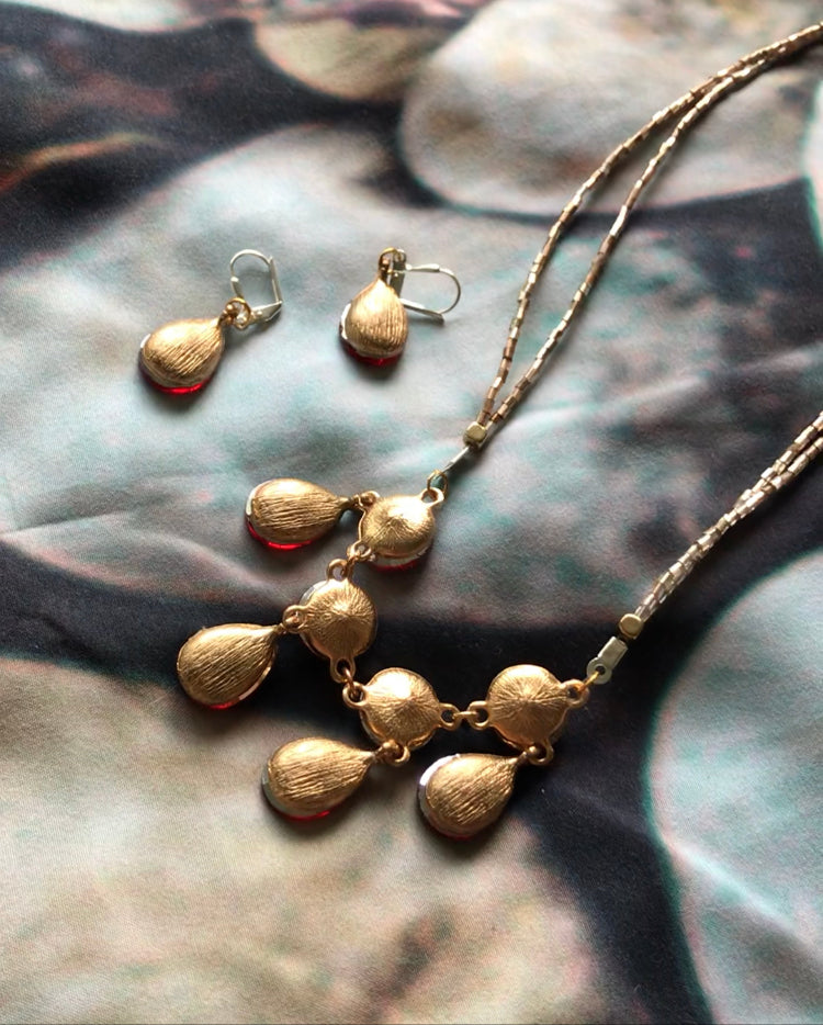 Carnival remake ruby red  *** necklace & earring set (TNJ original)