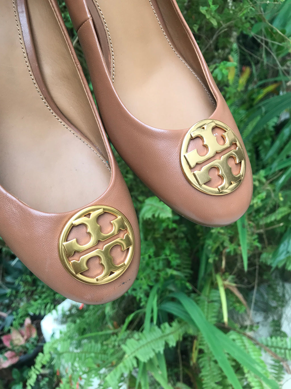 Tory Burch Chelsea Pumps *** Leather Heals cream ///