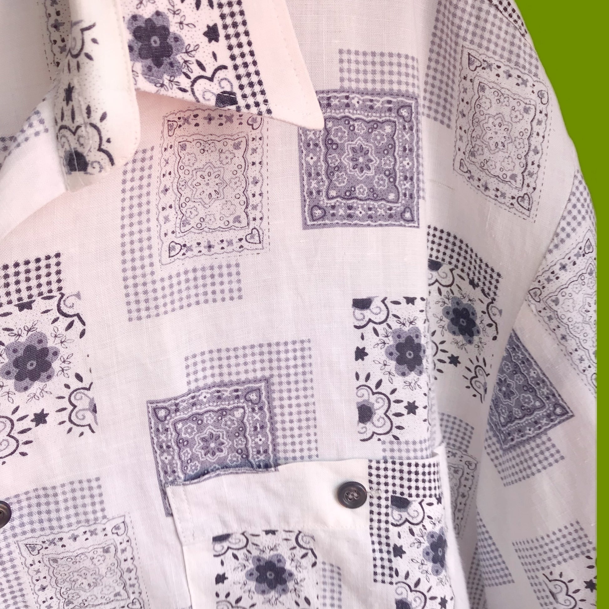 Vintage Mens linen white print shirt... M /XL ^^^