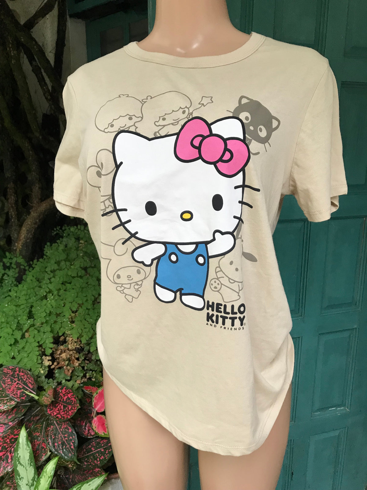 Hello kitty merch tee ;;; new