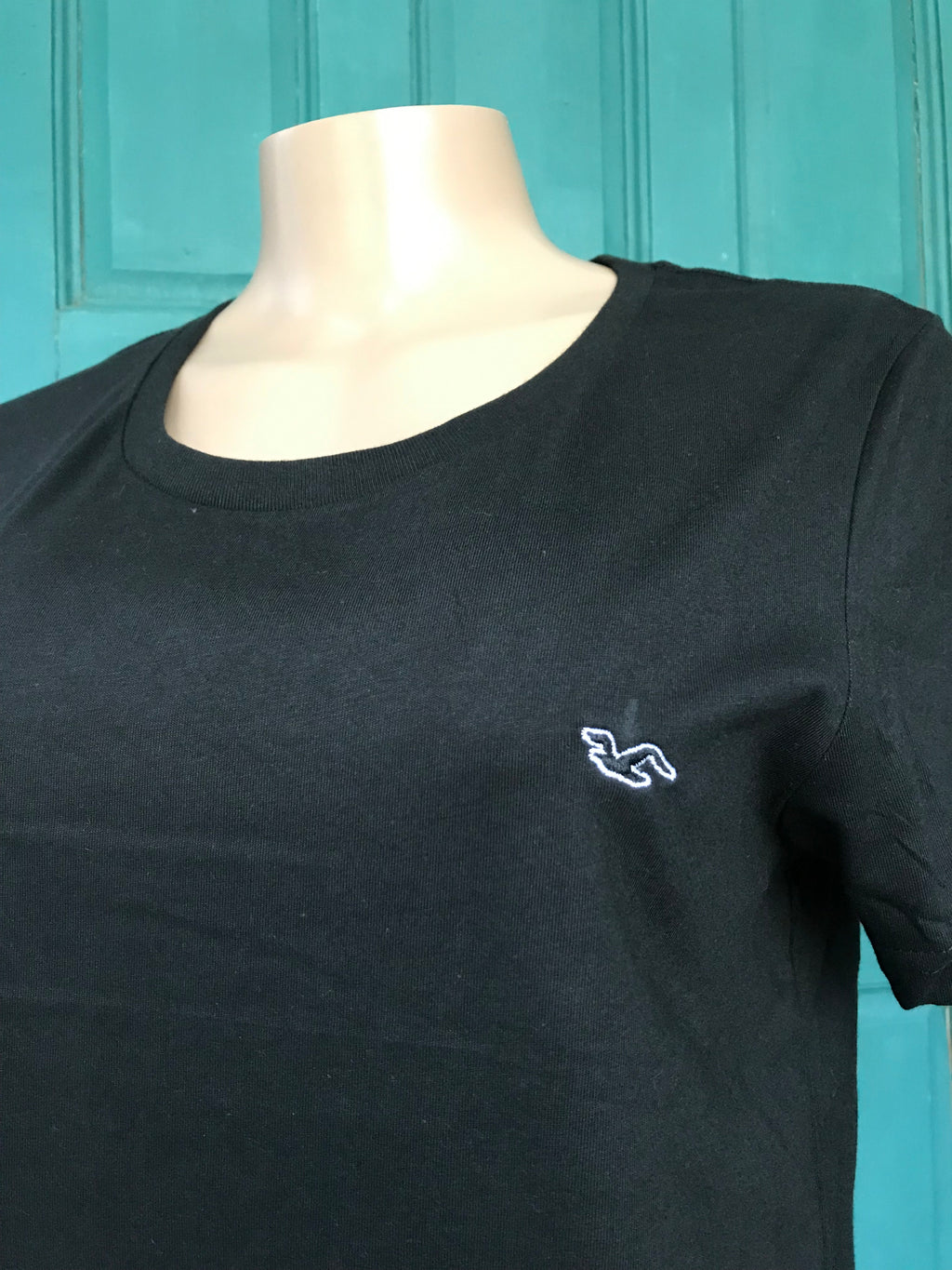 New Hollister staple Black tee fitted minimal...  ;;;