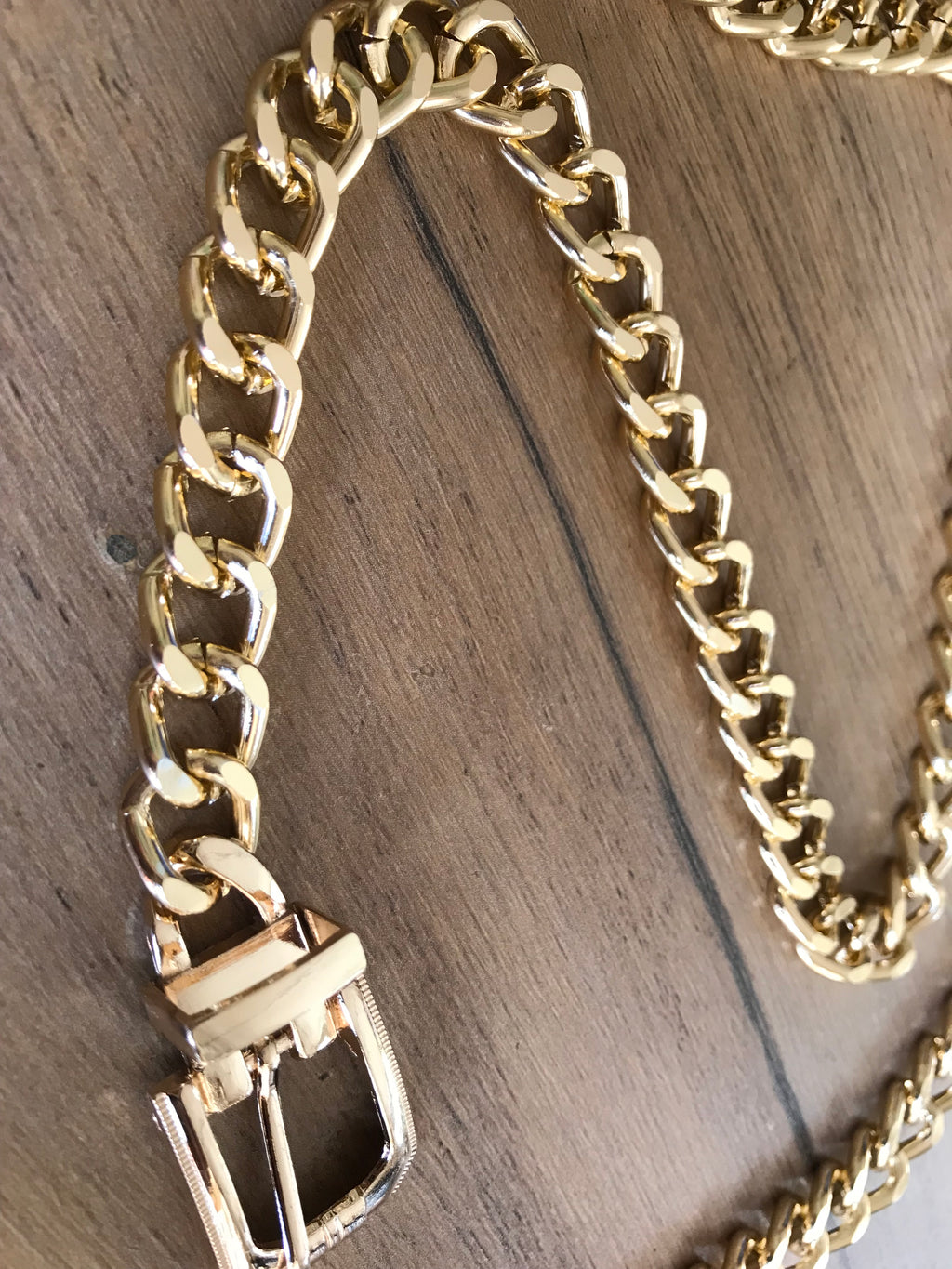 Gold chainbelt new. One size