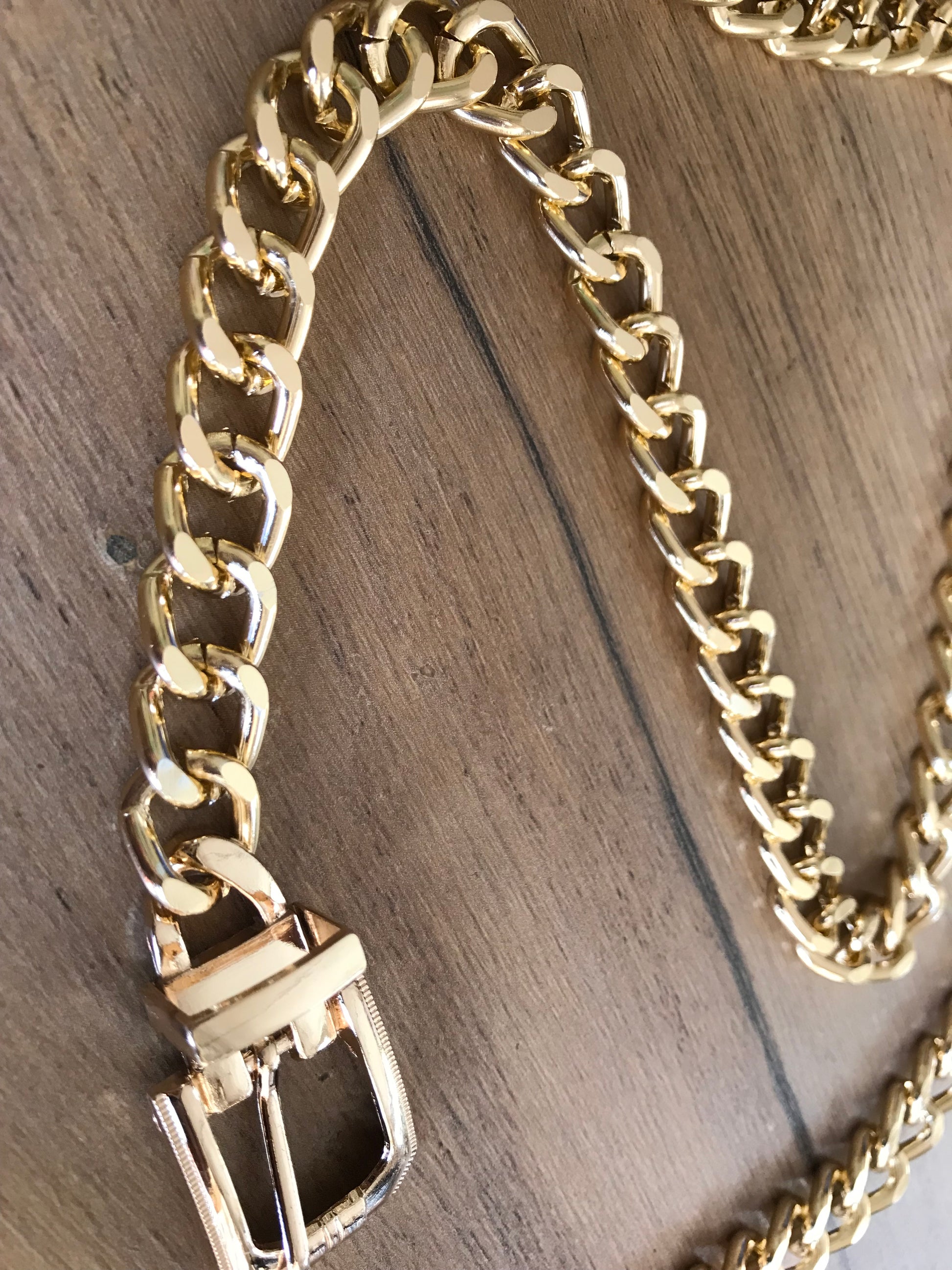 Gold chainbelt new. One size