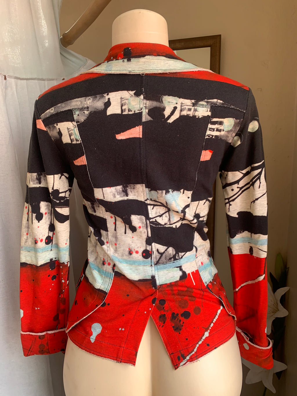 Printed blazer with back slit >>> s says size 38