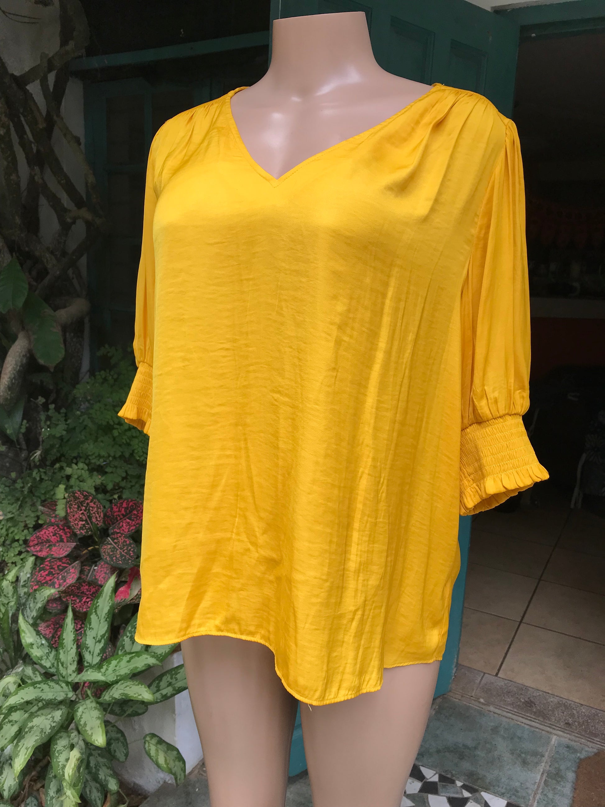 yellow silky cuff short sleeve blouse... /xl