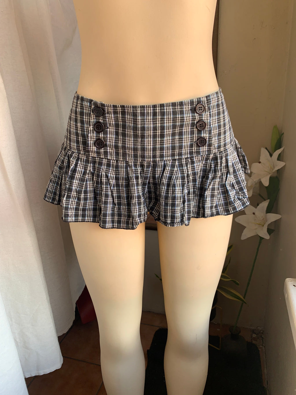 B+W preppy plaid micro fashion skirt 35 inches waist, no stretch