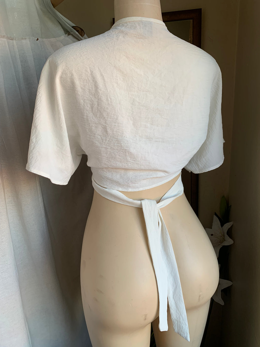 White tie wrap breezy top … M