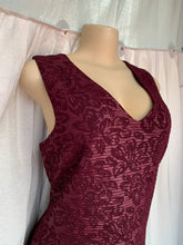 Load image into Gallery viewer, Burgundy floral sleeveless semi formal dress /Size 16 /XLlll
