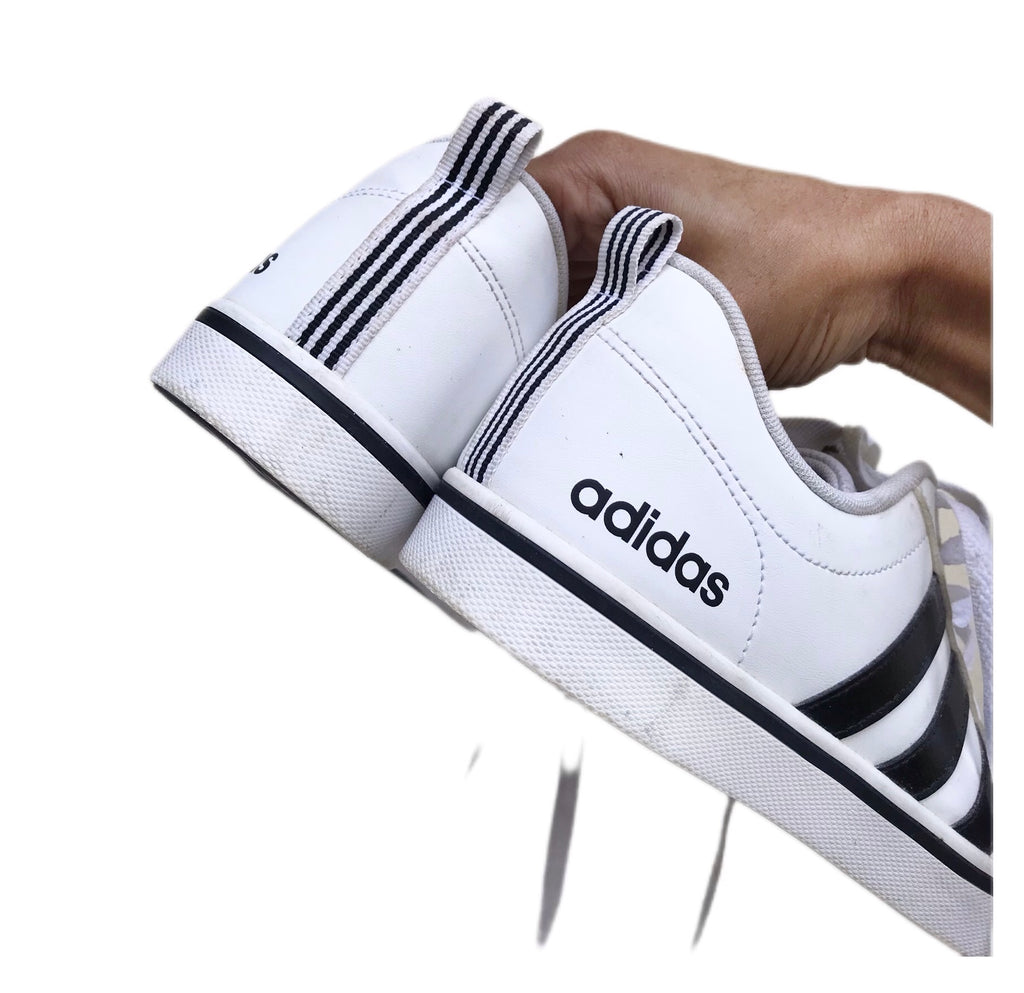Adidas White stripes skater. once worn /// size 9. 5 women / 7. 5 men