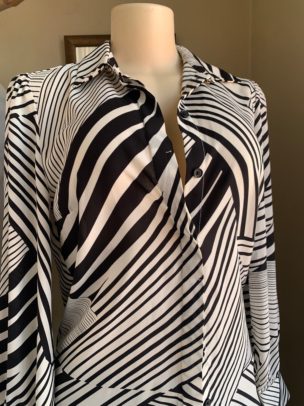 B+W geometric dress shirt … m