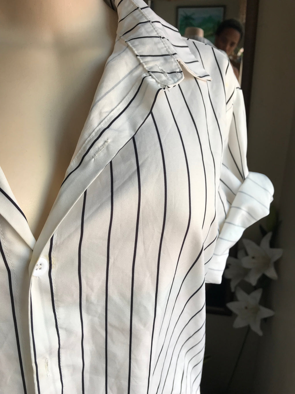 White stripe mens button shirt M
