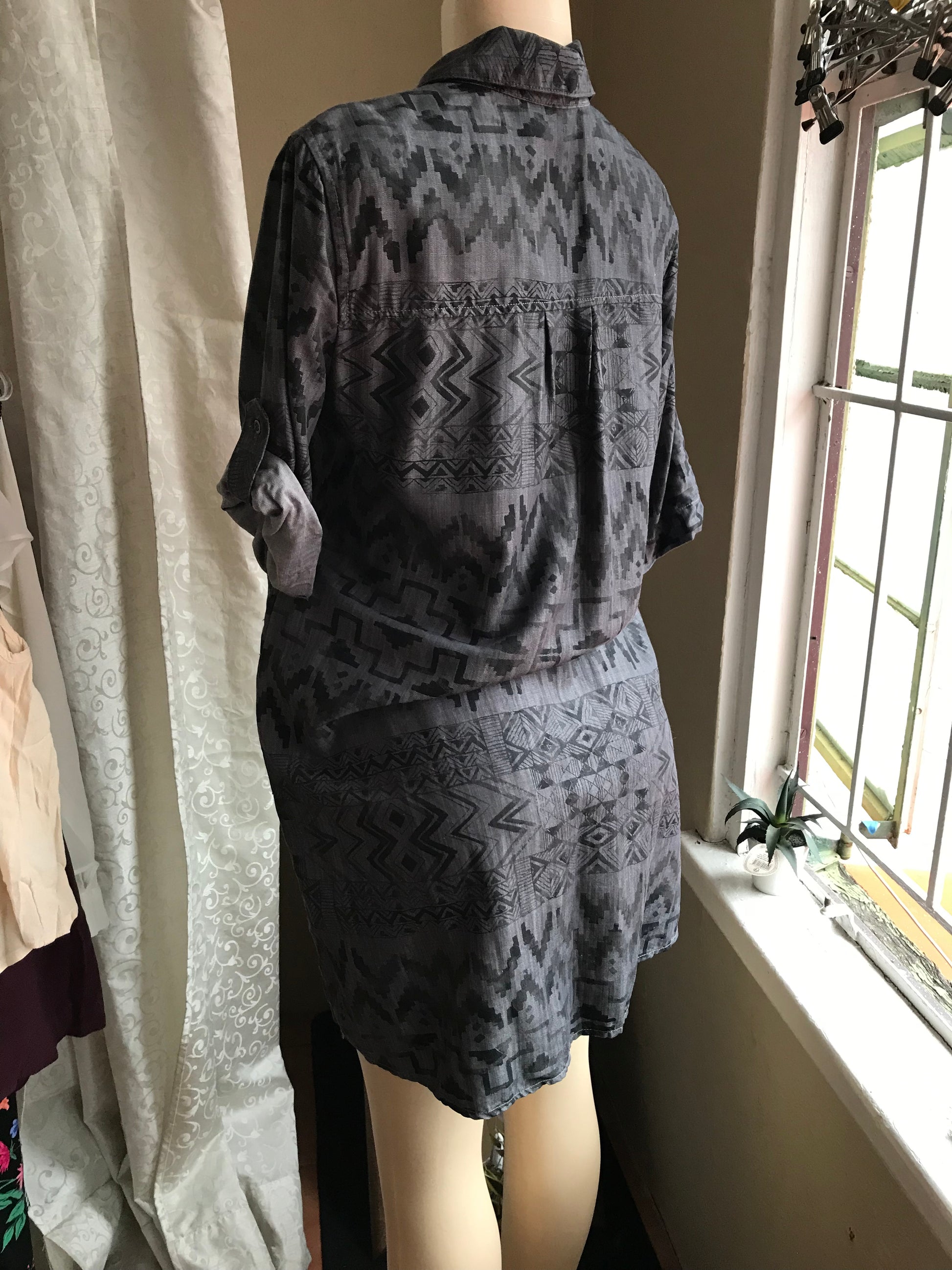 Aztek monochrome shirtdress dress • m