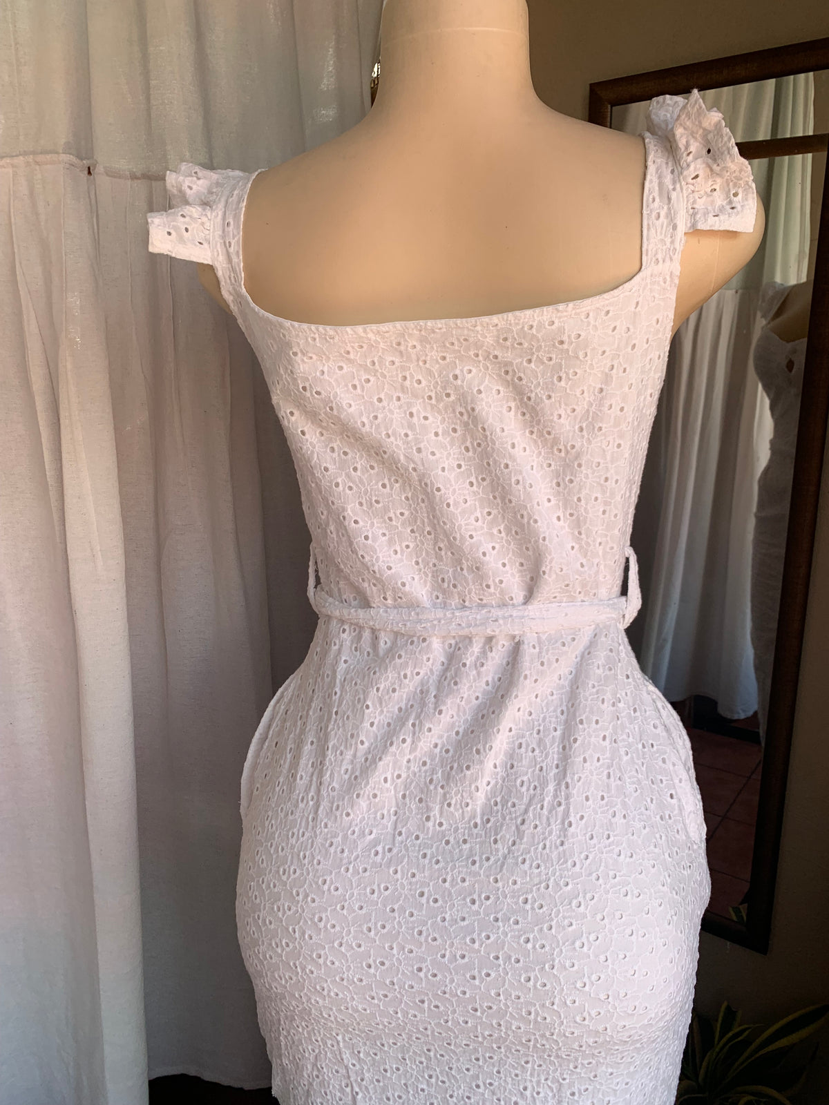 White organic ruffle sleeve button down dress with tie L ,,,
