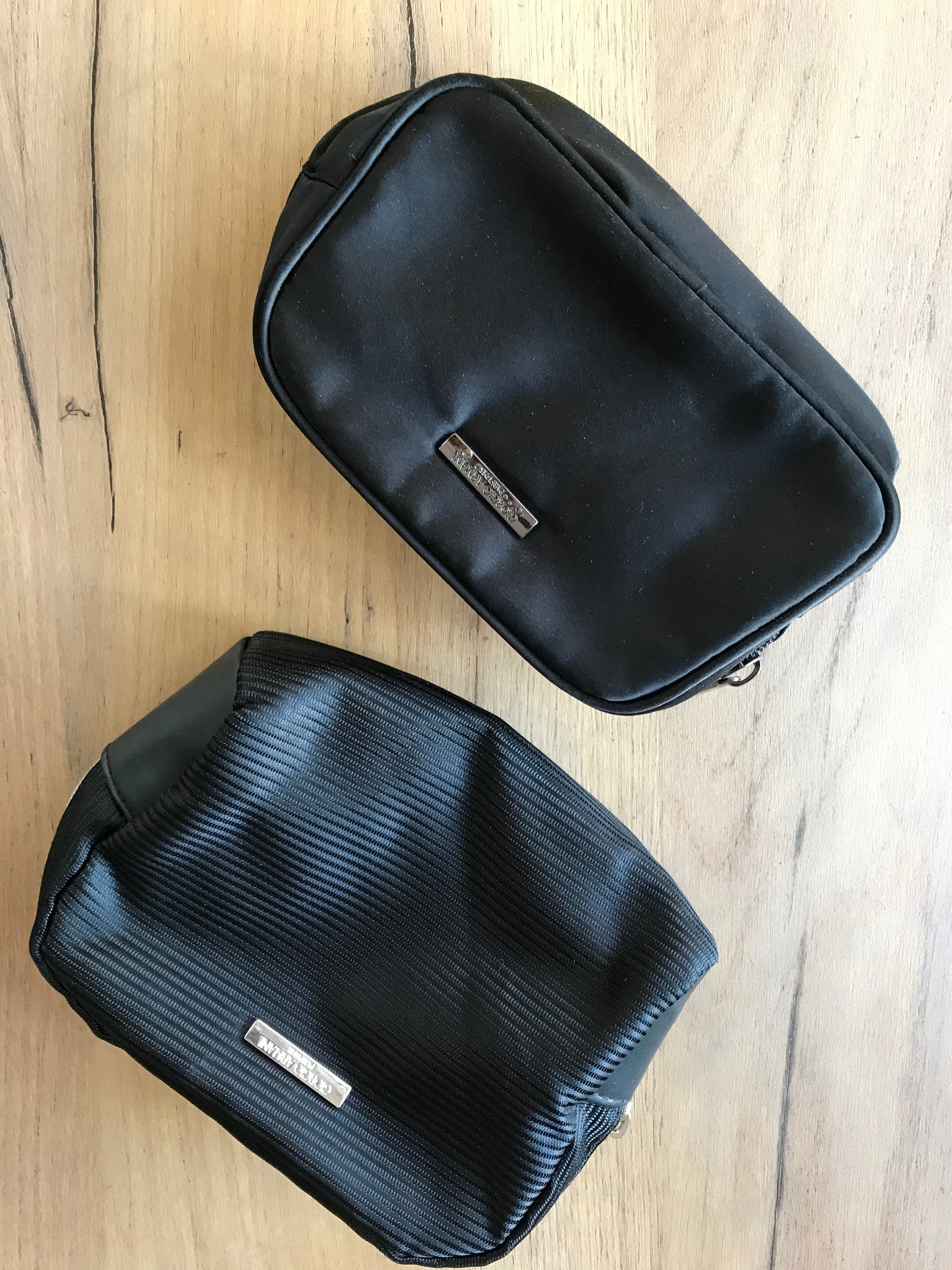 Armani mini makeup / utility pouch black : ribbed