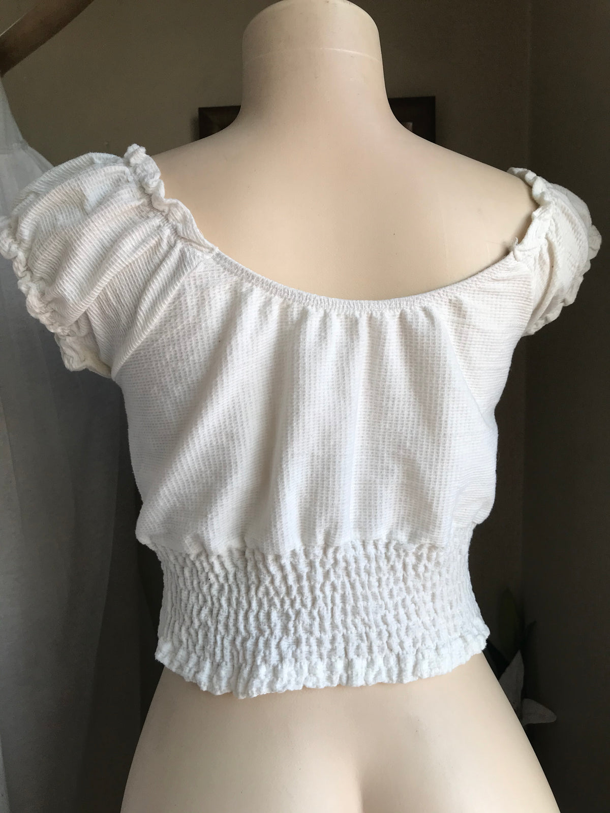 White/cream bow tie crop top … s